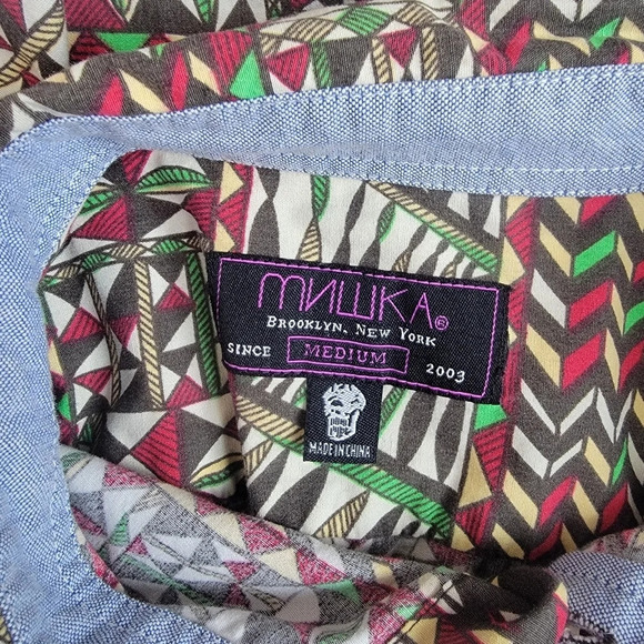 MNWKA Mens Button Down Shirt Red Green Black Tribal Design Size M - Picture 6 of 10